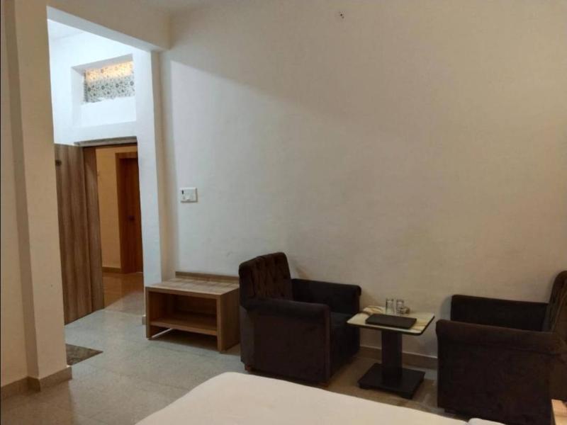 Hotel Lakeview Chhatarpur image 9