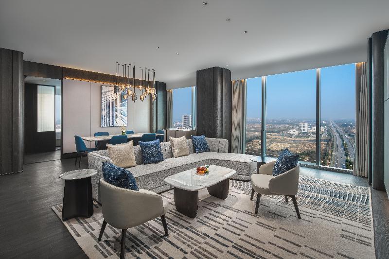 Crowne Plaza Ezhou image
