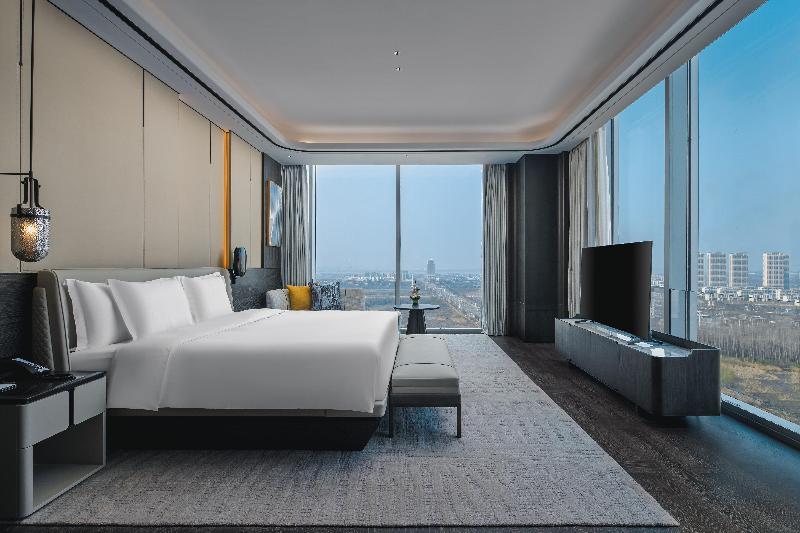 Crowne Plaza Ezhou image