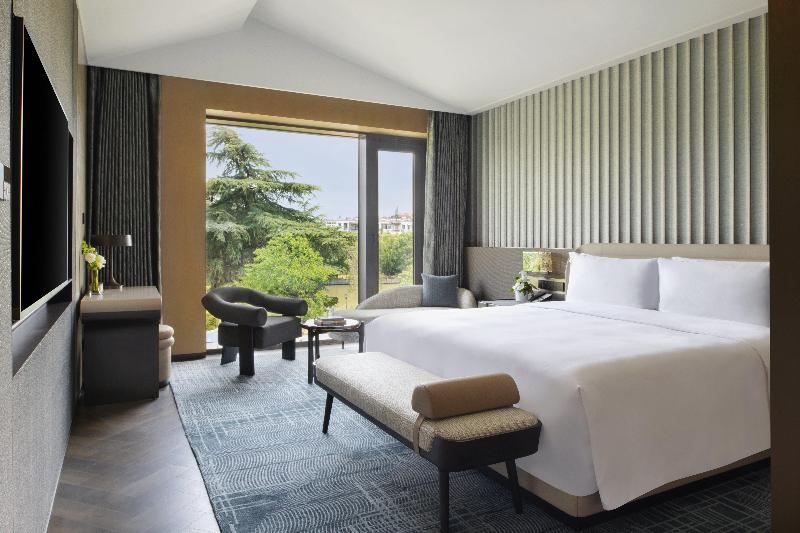 Intercontinental Hotels Xiangyang image