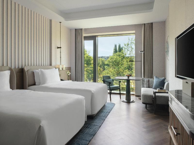 Intercontinental Hotels Xiangyang image