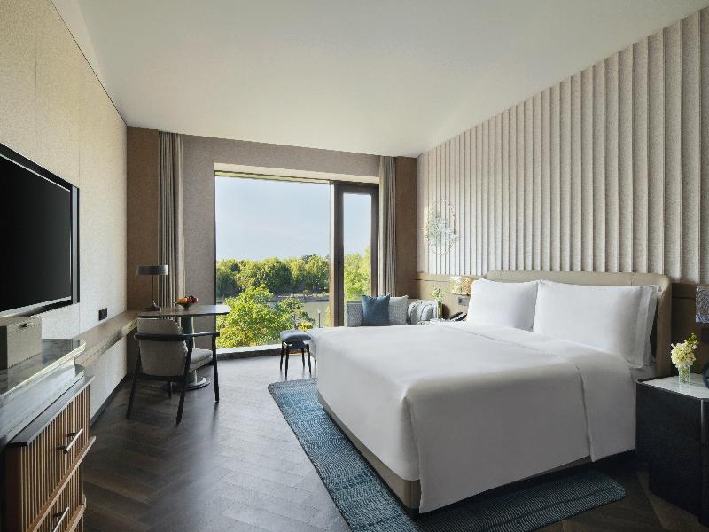 Intercontinental Hotels Xiangyang image