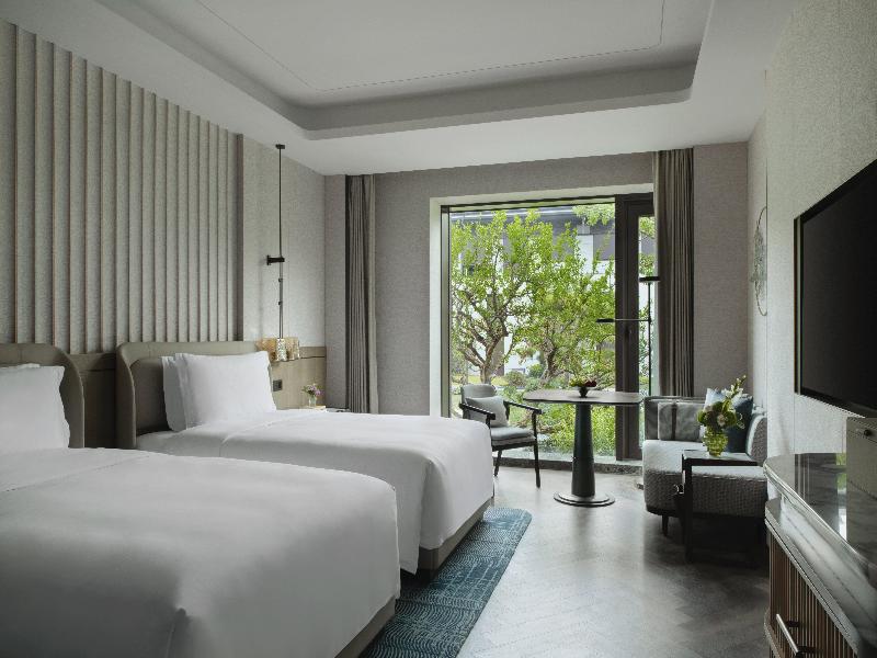 Intercontinental Hotels Xiangyang image