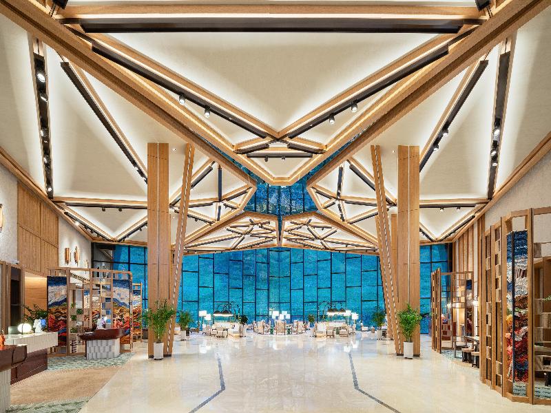 Holiday Inn Resort Kanas Hemu image