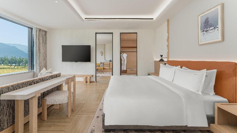 Holiday Inn Resort Kanas Hemu image
