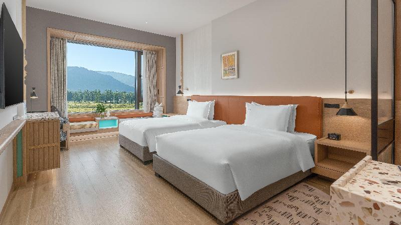 Holiday Inn Resort Kanas Hemu image