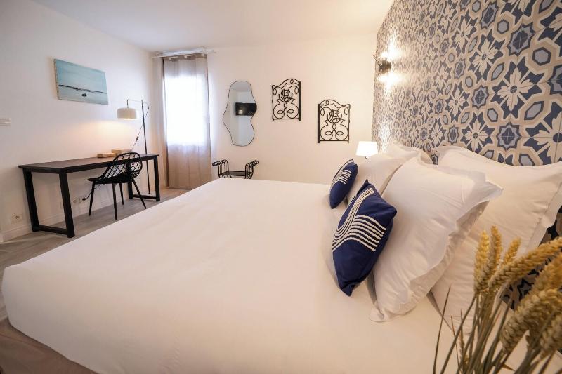 Hotel De La Briere image