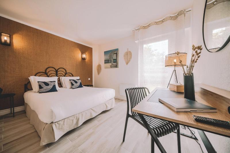 Hotel De La Briere image