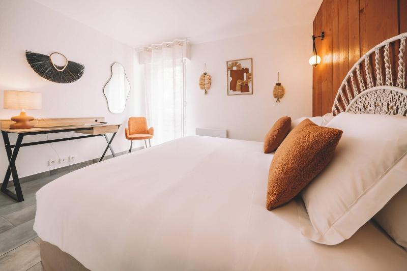 Hotel De La Briere image