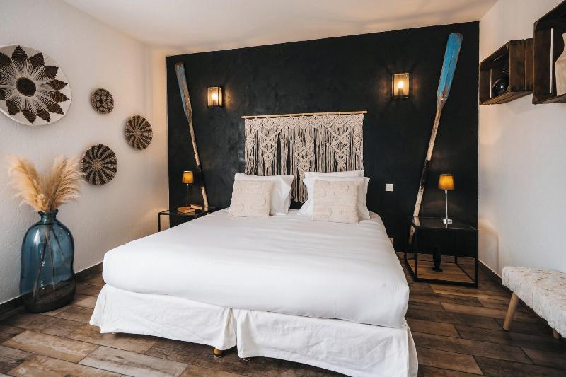 Hotel De La Briere image