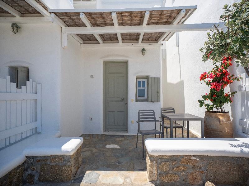 Yakinthos Residence image