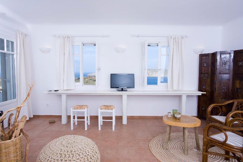 Yakinthos Residence image