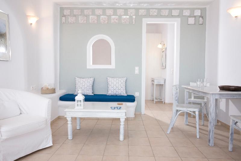 Yakinthos Residence image