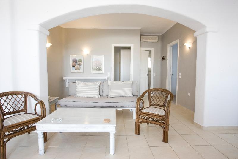 Yakinthos Residence image