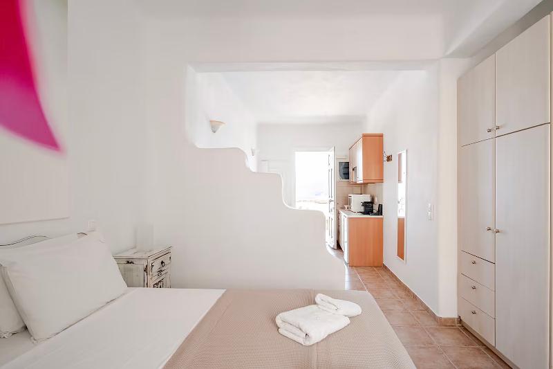 Yakinthos Residence image