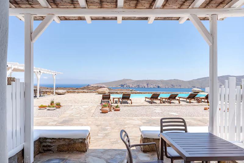 Yakinthos Residence image