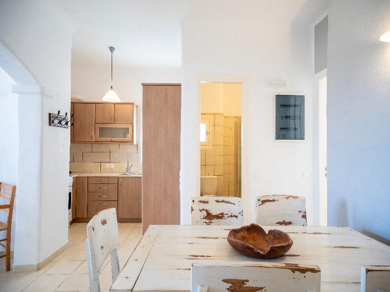 Yakinthos Residence image