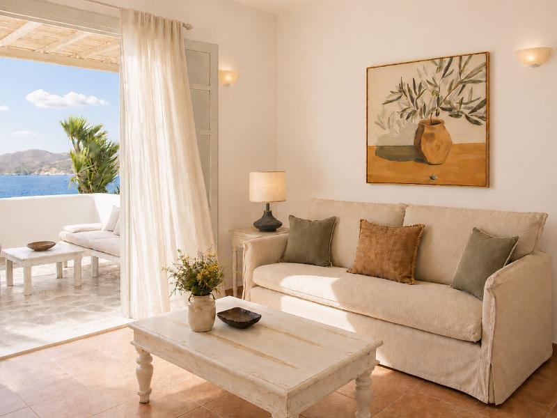 Yakinthos Residence image