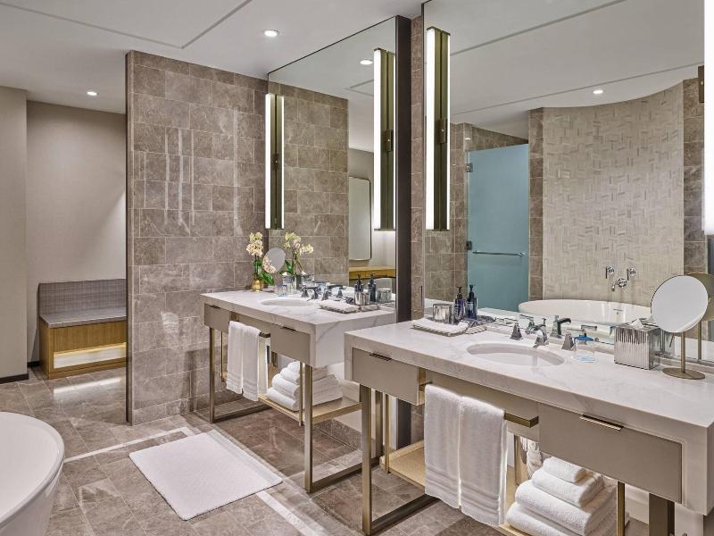 The St. Regis Chicago image