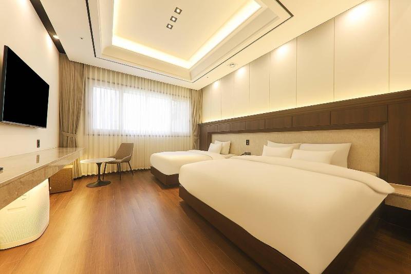 Hotel Demer image