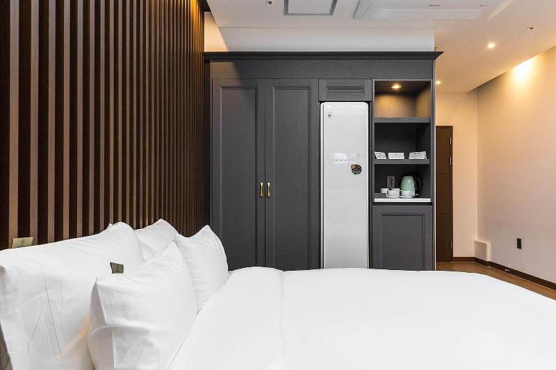 Hotel Demer image