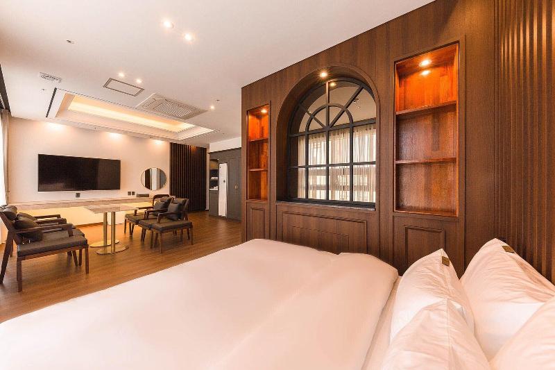Hotel Demer image