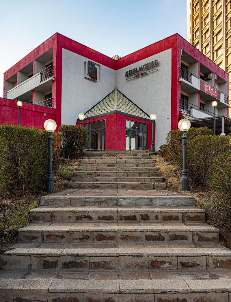 Edelweiss Art Hotel image