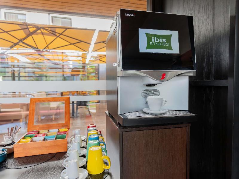Ibis Styles Lisboa Aeroporto image