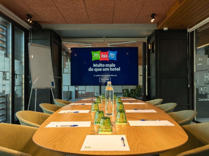 Ibis Styles Lisboa Aeroporto image