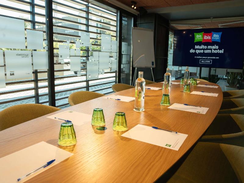 Ibis Styles Lisboa Aeroporto image