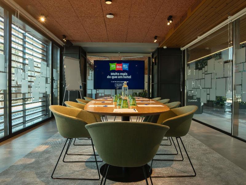 Ibis Styles Lisboa Aeroporto image