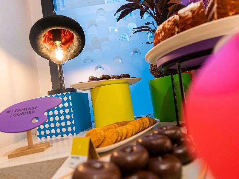 Ibis Styles Lisboa Aeroporto image
