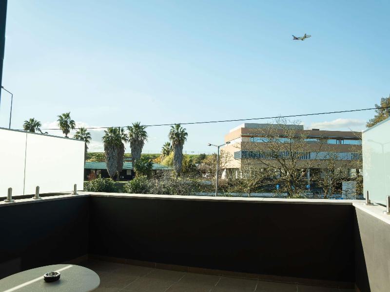 Ibis Styles Lisboa Aeroporto image