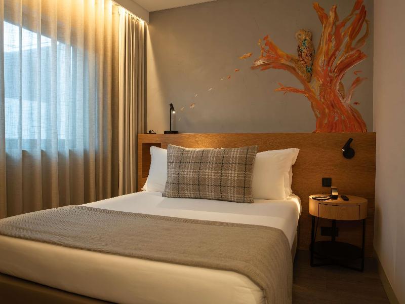 Ibis Styles Lisboa Aeroporto image
