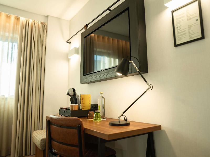 Ibis Styles Lisboa Aeroporto image