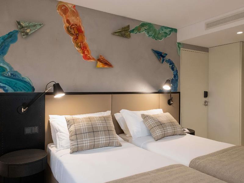 Ibis Styles Lisboa Aeroporto image