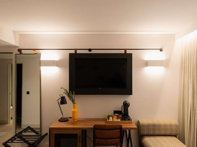 Ibis Styles Lisboa Aeroporto image