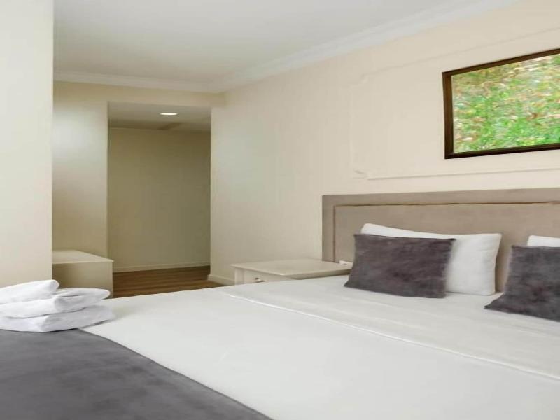 Parliament Hotel & Restaurant image