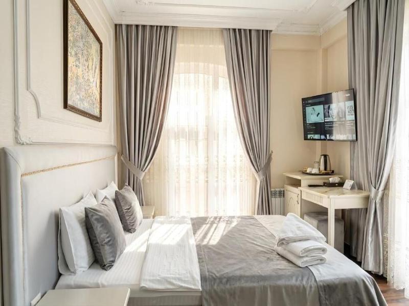 Parliament Hotel & Restaurant image