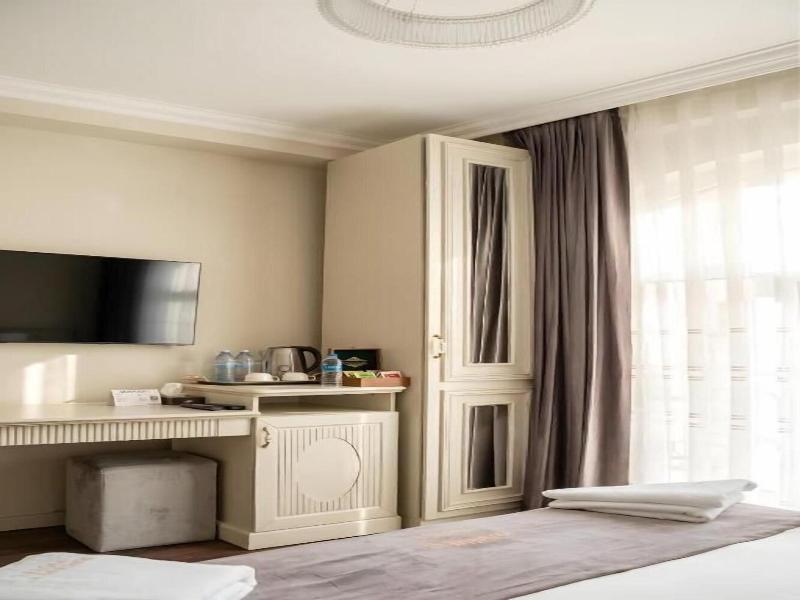 Parliament Hotel & Restaurant image