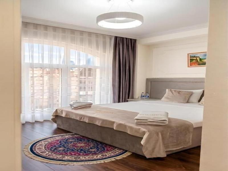 Parliament Hotel & Restaurant image