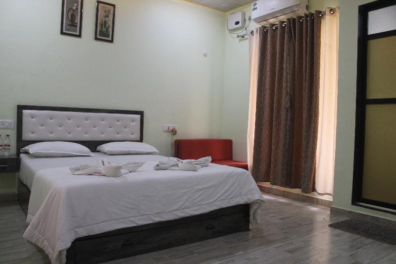 Room DELUXE TWO BEDS