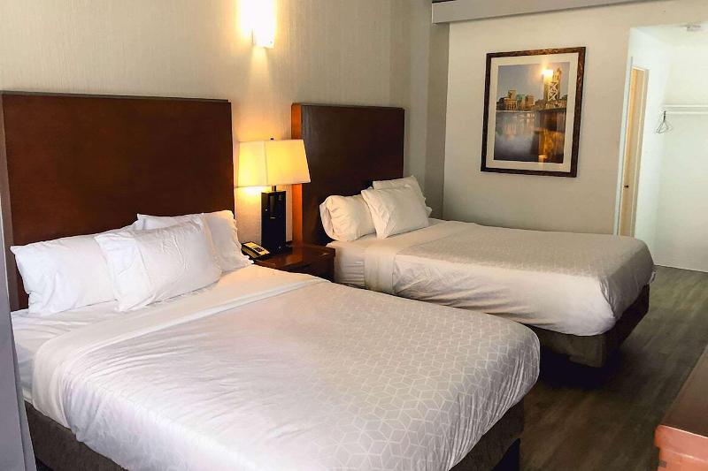 Super 8 By Wyndham San Jose Airport image