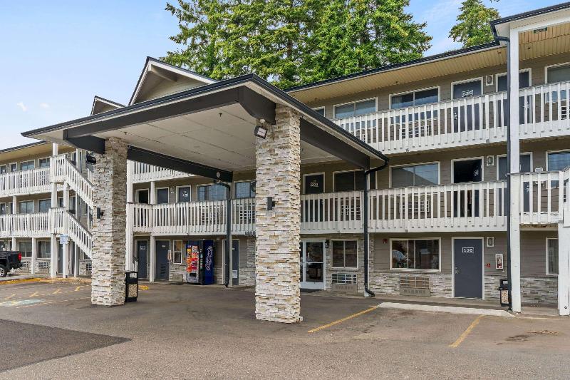 Basecamp Puyallup A Travelodge By Wyndham image