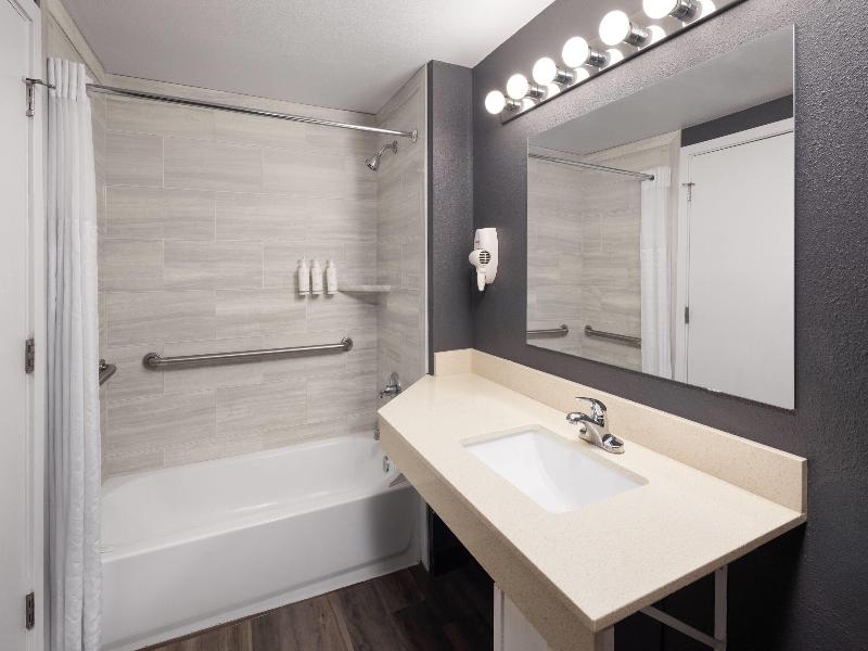 Basecamp Puyallup A Travelodge By Wyndham image