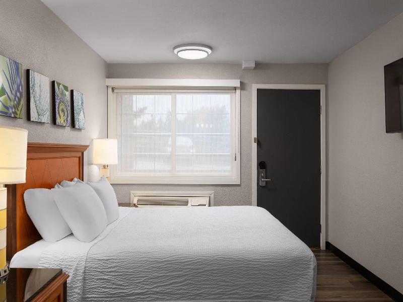 Basecamp Puyallup A Travelodge By Wyndham image
