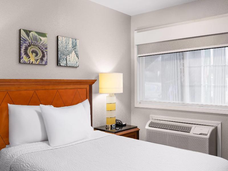 Basecamp Puyallup A Travelodge By Wyndham image