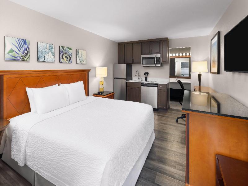 Basecamp Puyallup A Travelodge By Wyndham image