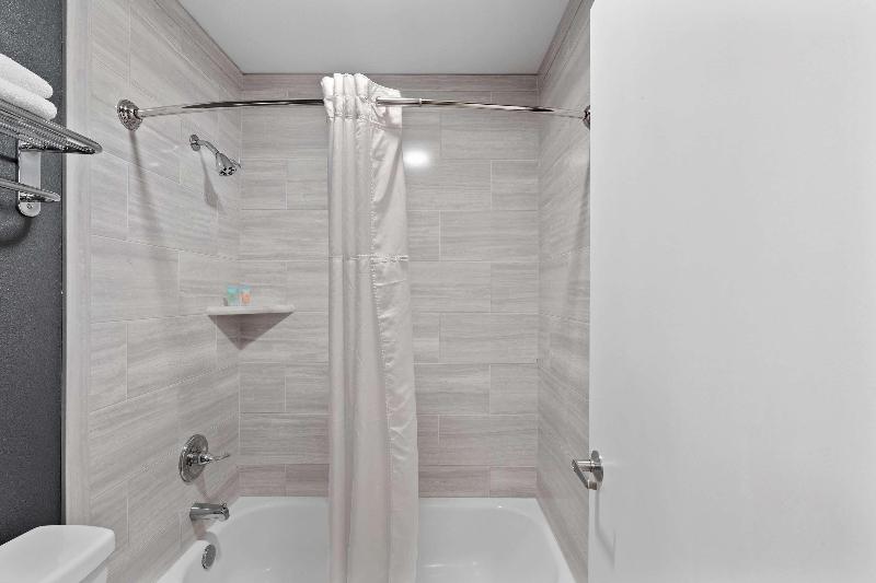 Basecamp Puyallup A Travelodge By Wyndham image