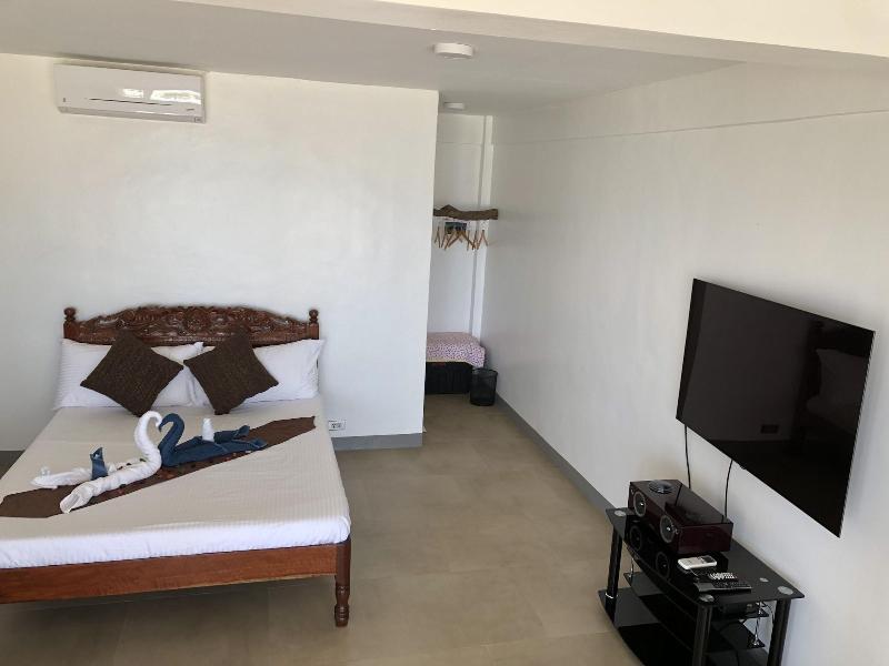 Sunset Cove Beach & Dive Resort image